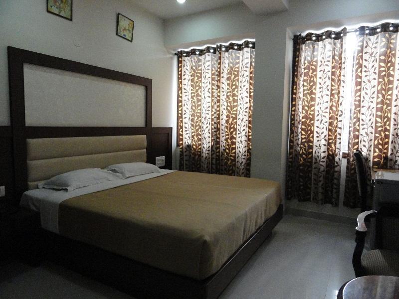 Hotel Orbit 34 Chandīgarh Buitenkant foto