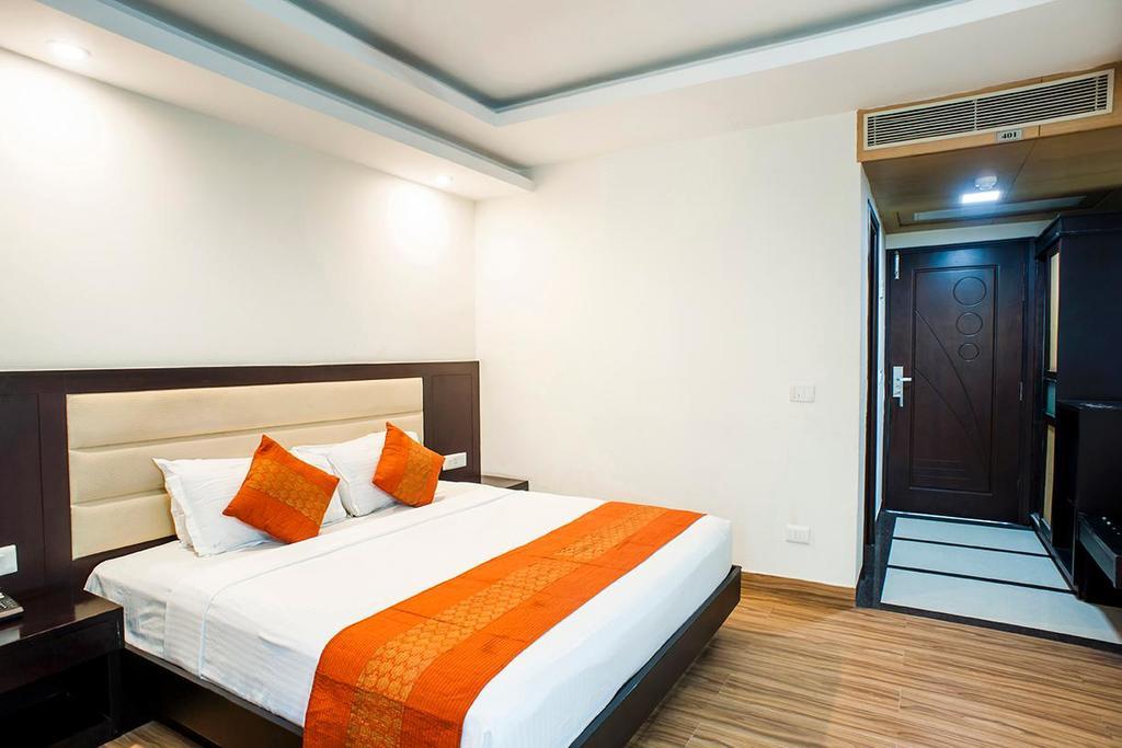 Hotel Orbit 34 Chandīgarh Buitenkant foto